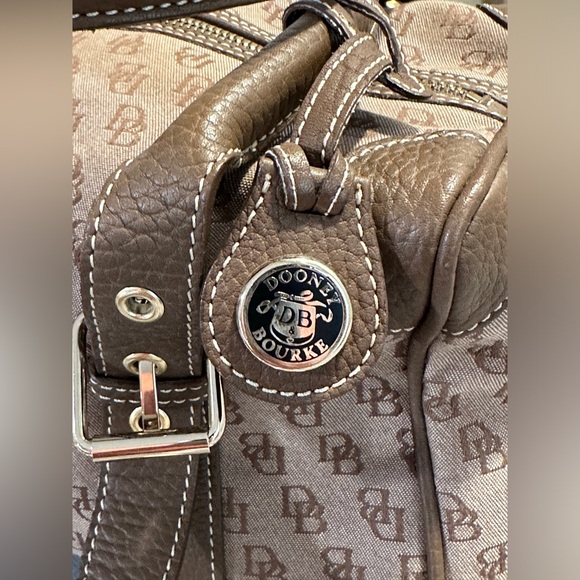 DOONEY & BOURKE Doctors Satchel, Signature Fabric, Pebble Leather Accents 🤎 - Picture 12 of 17